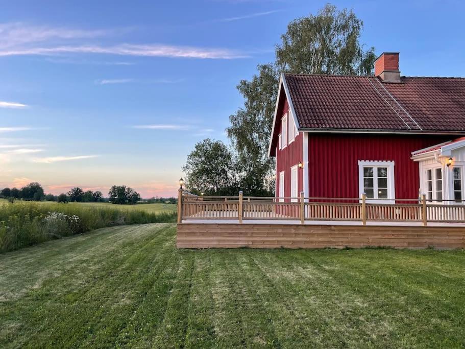 Gard Med Egen Sjoe Med Bryggbat, Nyrenoverat! 카트리네홀름 외부 사진