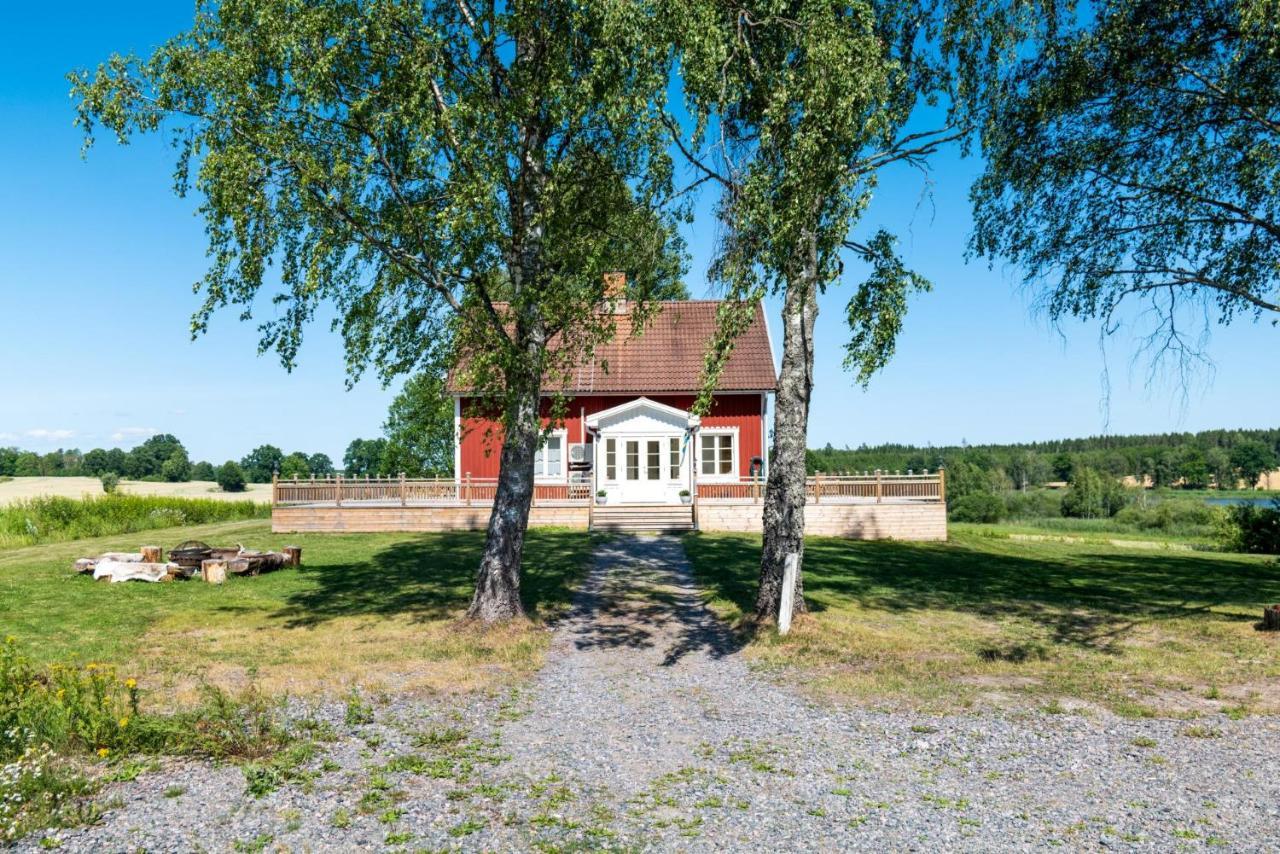 Gard Med Egen Sjoe Med Bryggbat, Nyrenoverat! 카트리네홀름 외부 사진